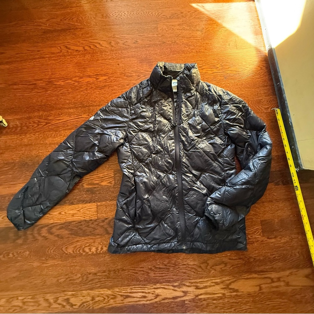 Descente woman’s puffer jacket, winter wear, size large